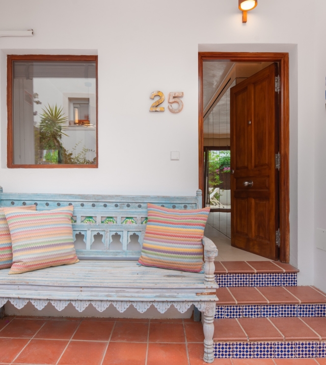 Resa estates Ibiza for sale te koop appartement Santa Gertrudis entrance exterior.jpg